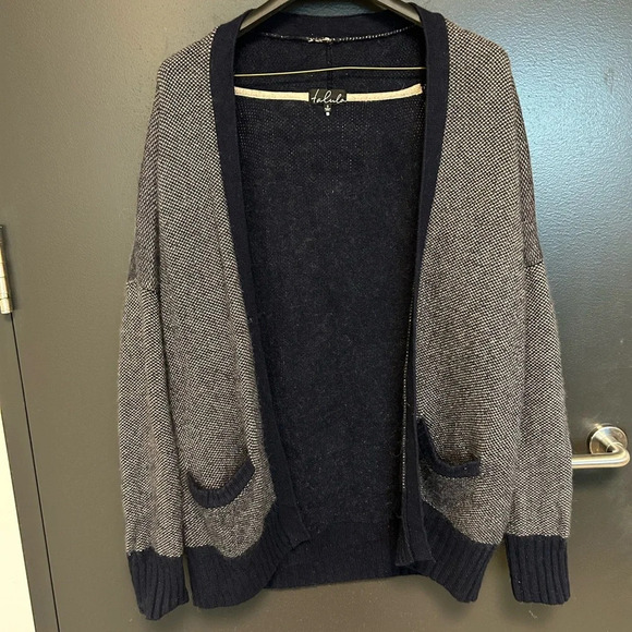 Talula Aritzia oversized baggy boyfriend cardigan size S excellent cond. - Picture 7 of 13